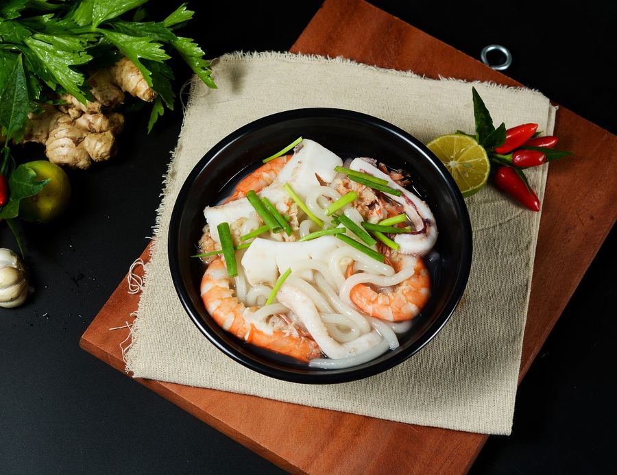 Bowl of fresh Vietnamese pho street food
